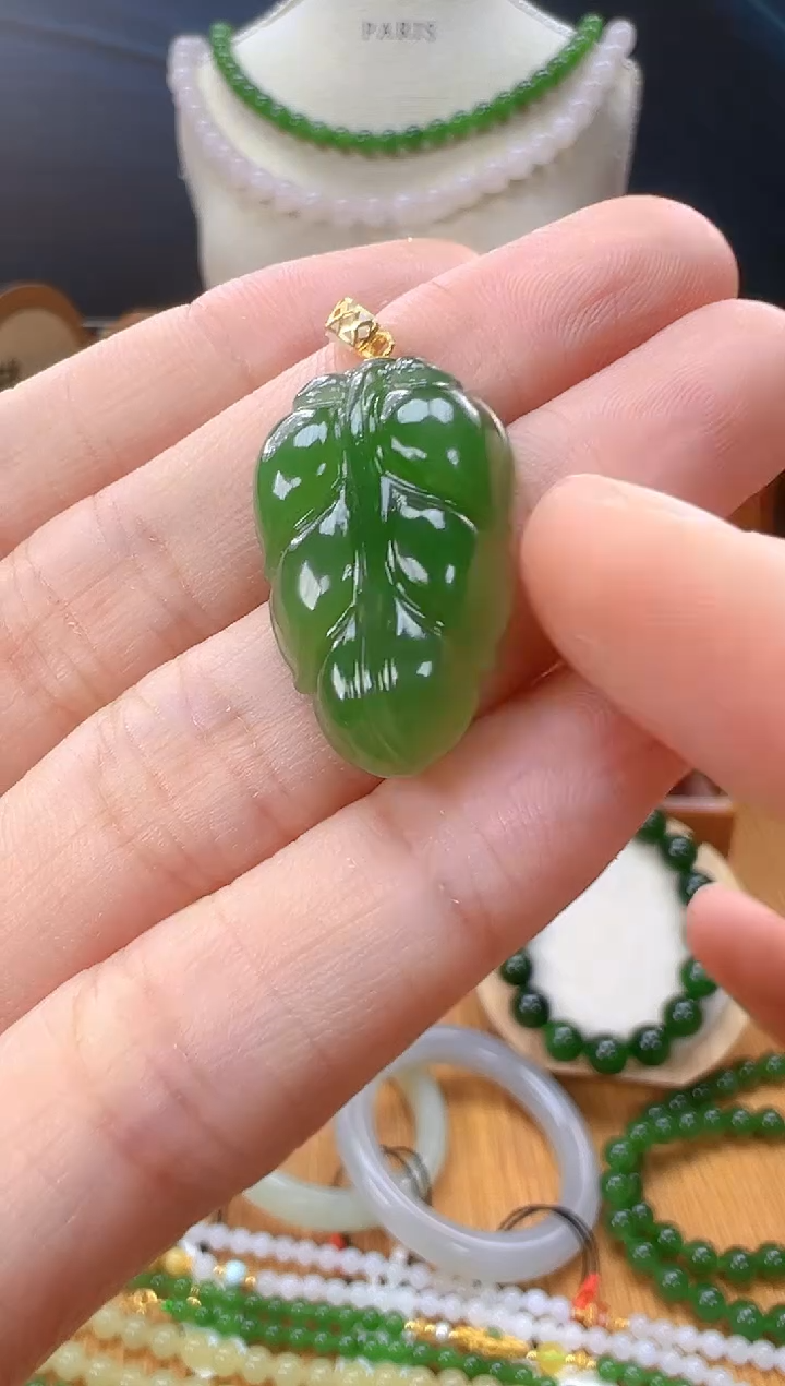 颈饰18K金镶嵌和田玉多样性拍一发一 cg