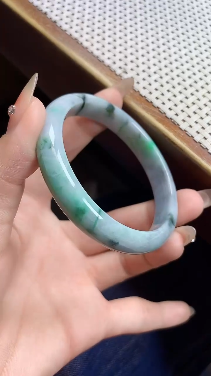 【闪购商品】翡翠手镯未镶嵌手镯