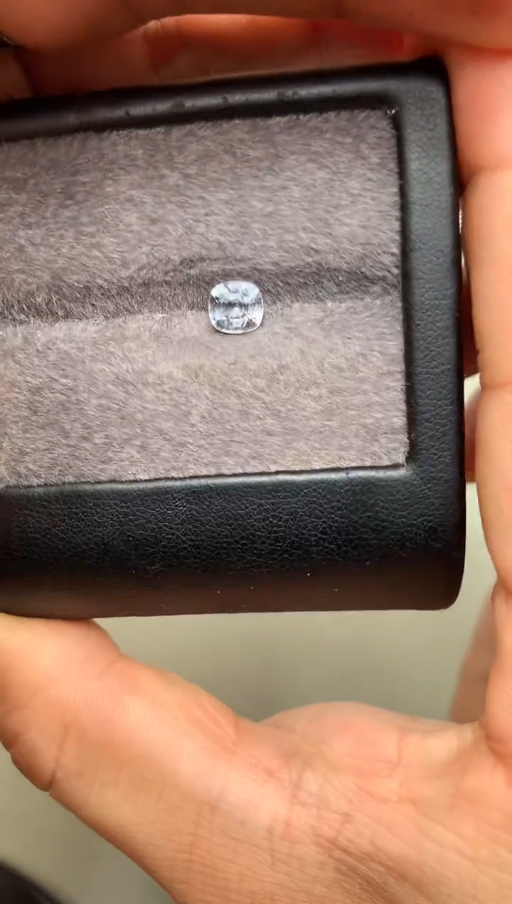 【闪购商品】定制尖晶石裸石未镶嵌枕型 金属银色调尖晶石 0.91ct