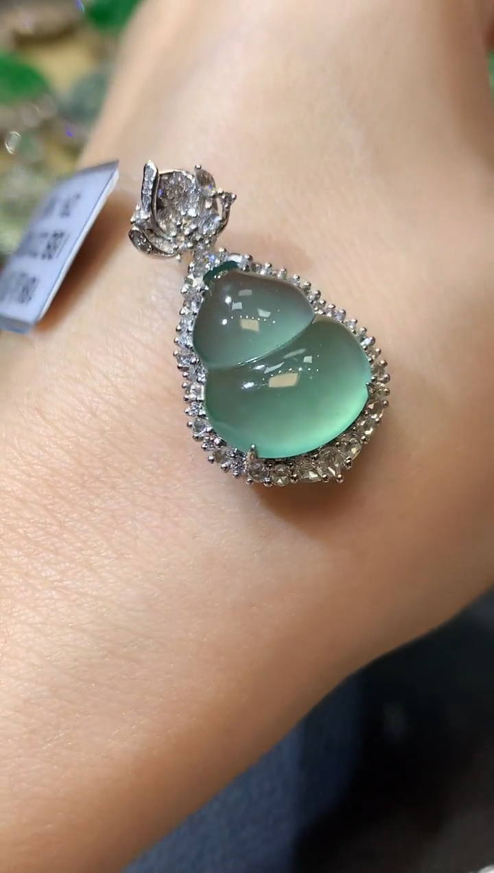 【闪购商品】翡翠吊坠(不含链)18K金镶嵌D29