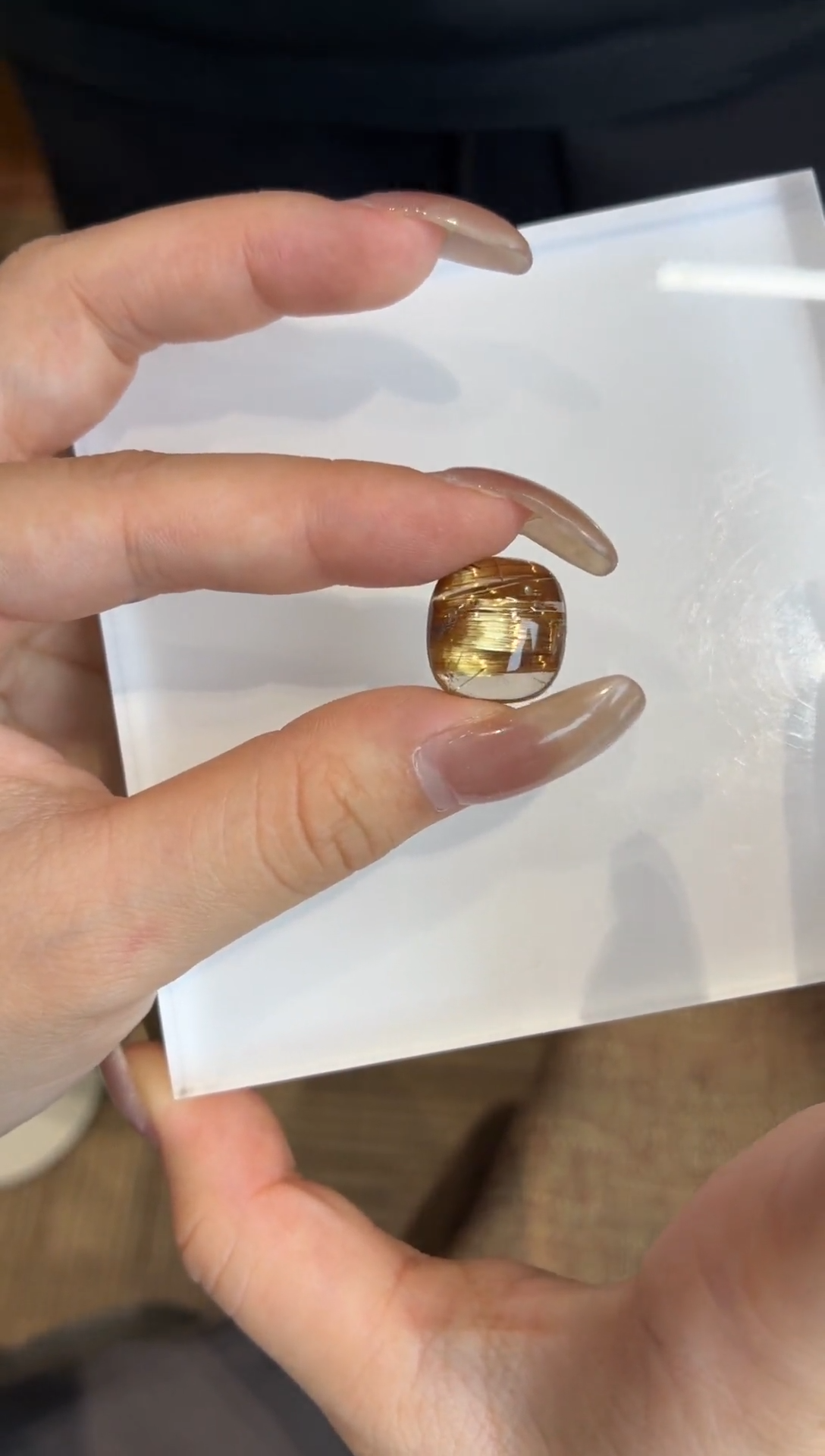 颈饰未镶嵌发晶喊****?钛金裸石