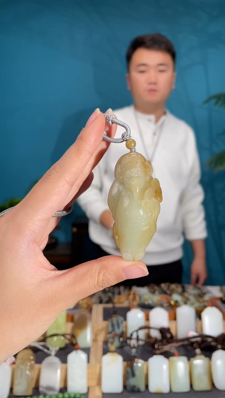颈饰未镶嵌和田玉1