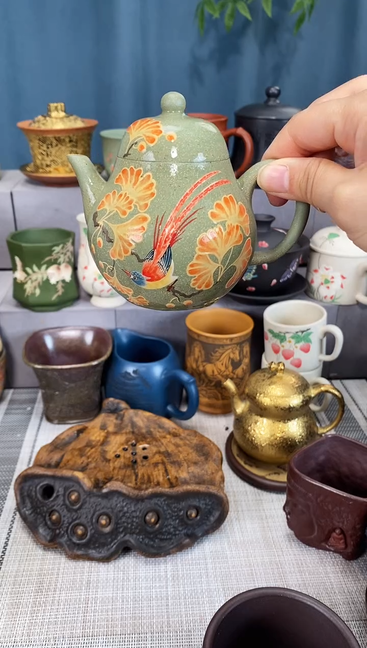 宜兴原矿紫砂闪购紫砂壶