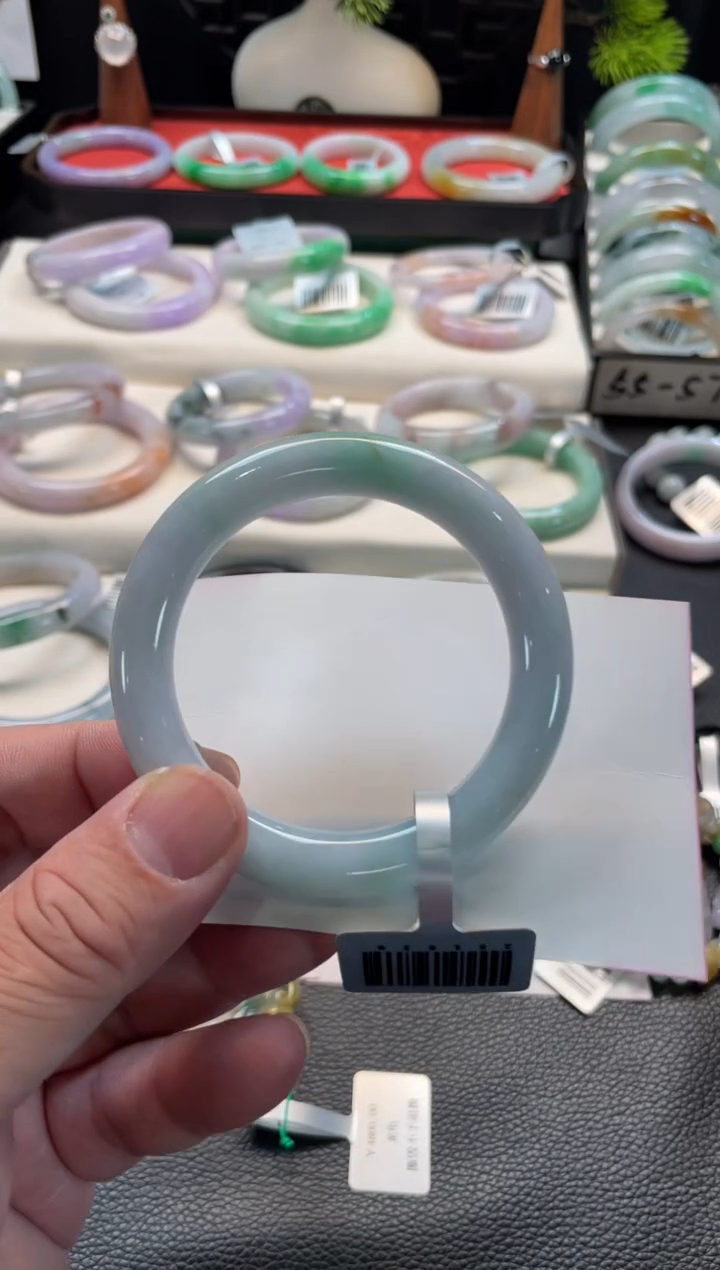 未镶嵌手镯翡翠61号链接 有纹裂 53圆条