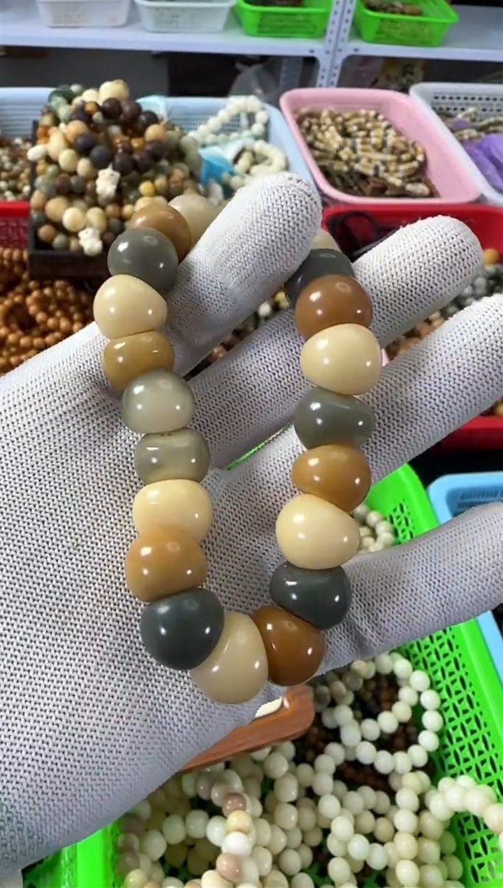 【闪购商品】白玉菩提手串15多宝大肠