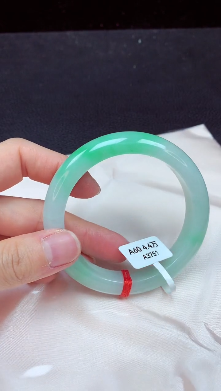 翡翠手镯未镶嵌镯子060+