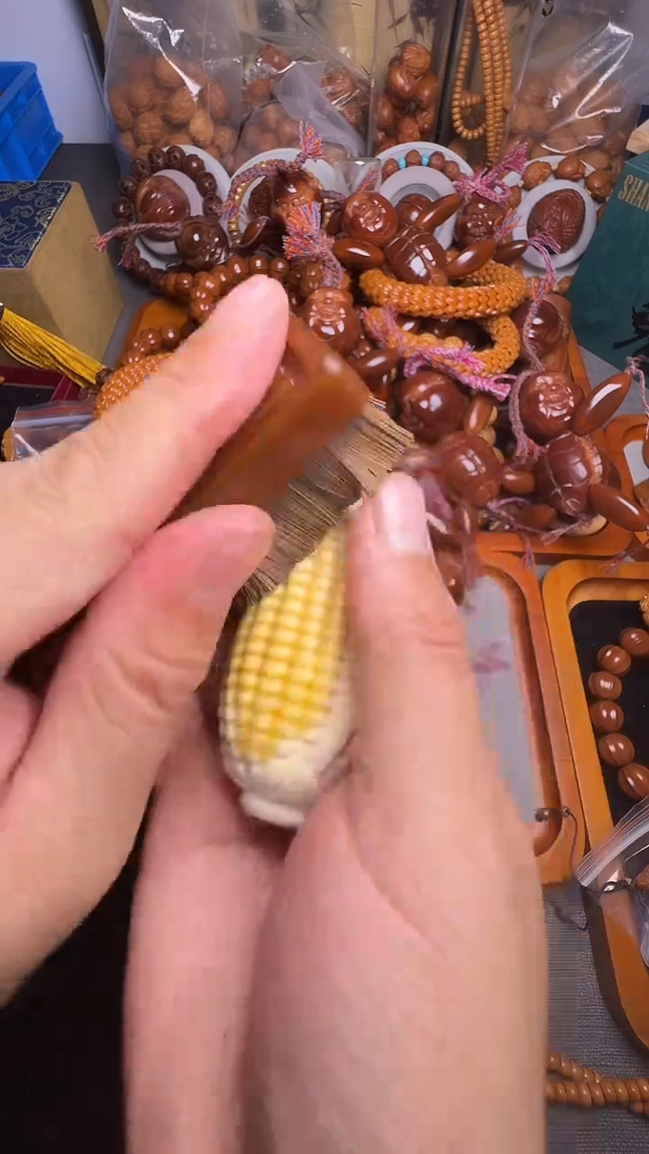 手串橄榄核暴*龙血金丝竹玉米一个