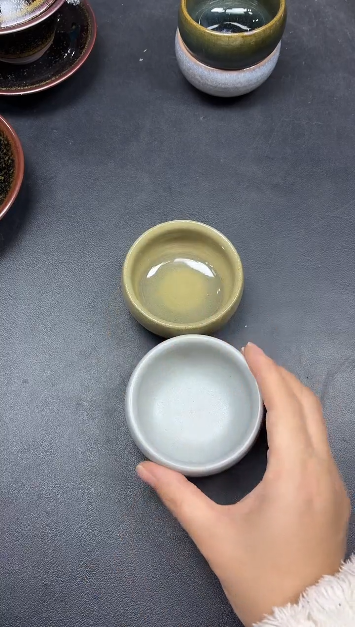 茶盏99两只微瑕                 