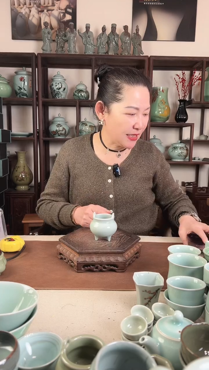 青瓷 粉青 圆肚 香炉