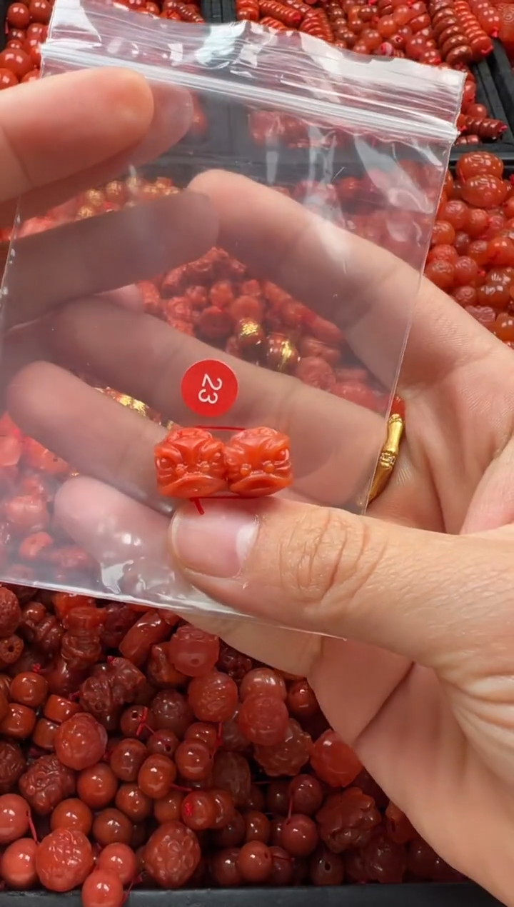 【闪购商品】南红玛瑙颈饰未镶嵌1