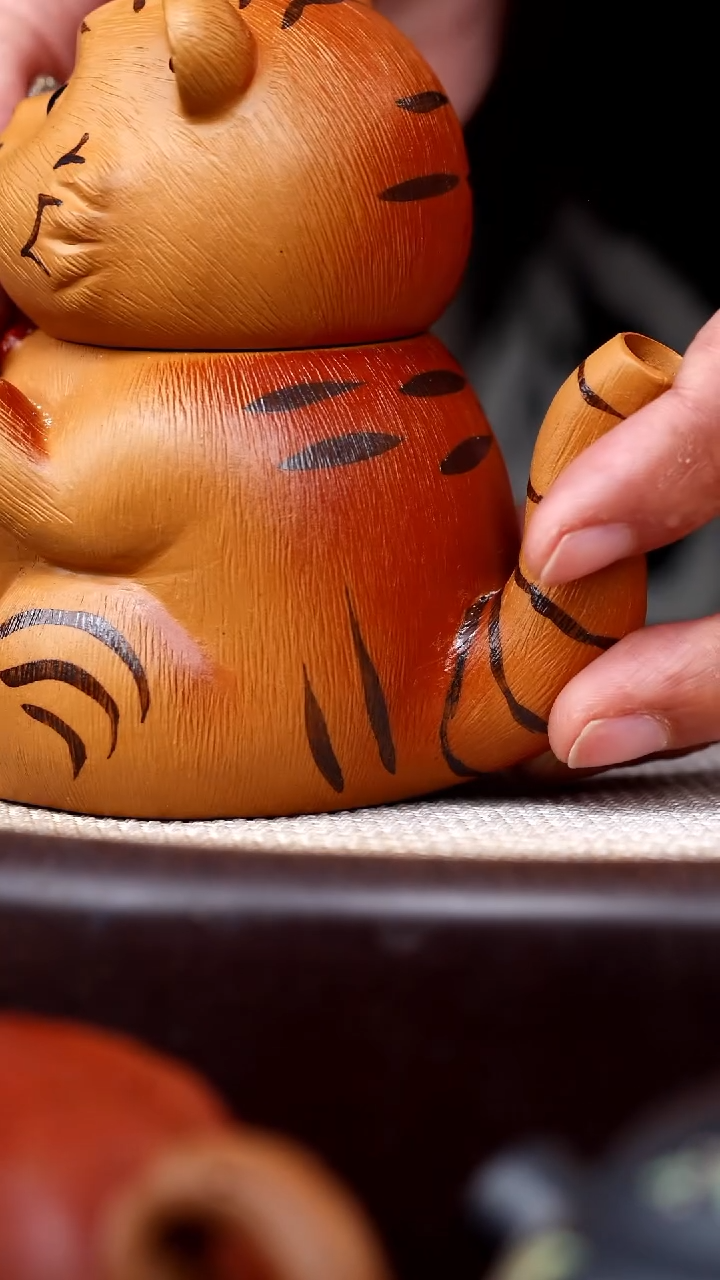 茶壶紫砂段泥老虎手抓 