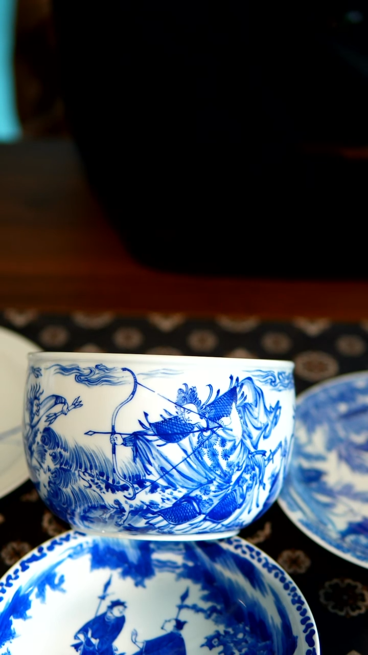 珍**i问工青花人物水洗