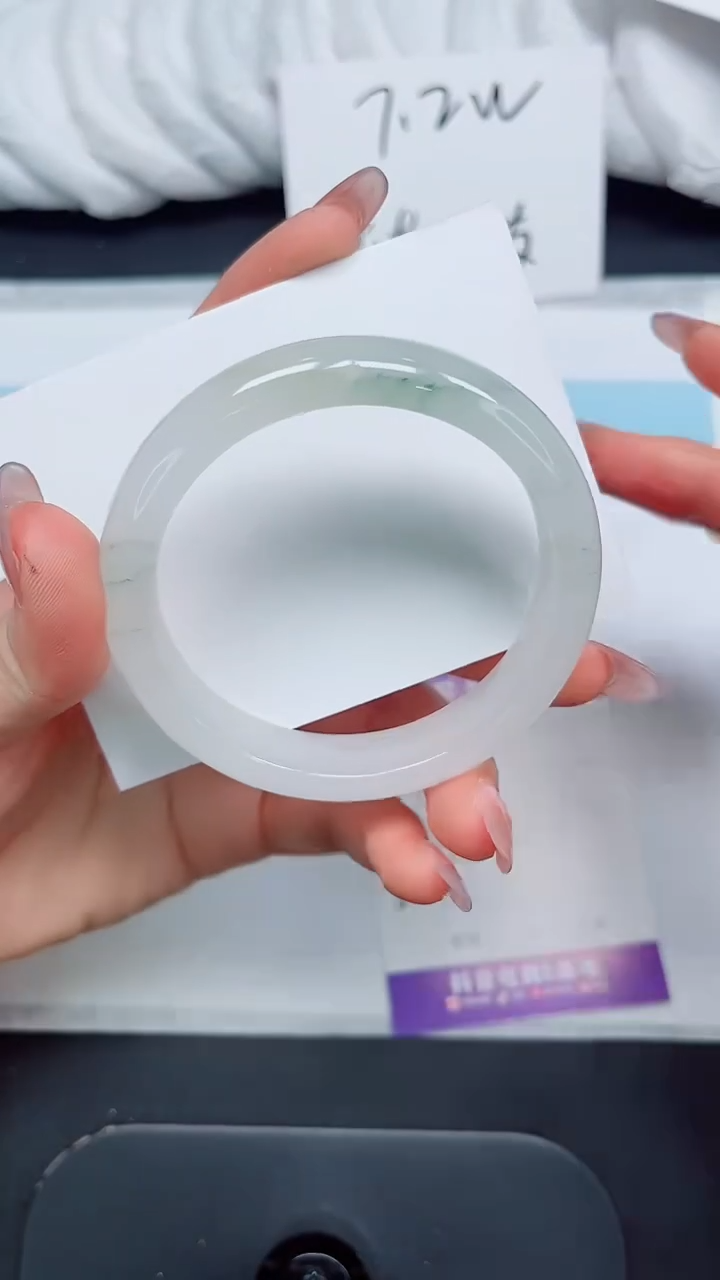 石英质玉手镯未镶嵌186-60