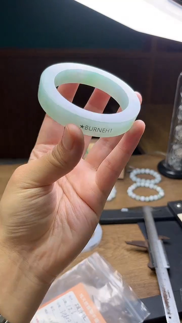 未镶嵌手镯定制翡翠酒*定制