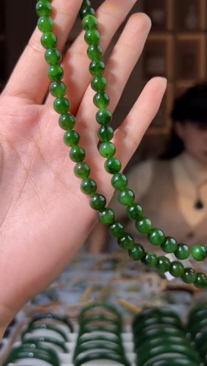 颈饰未镶嵌和田玉拍一发一，拍一发一