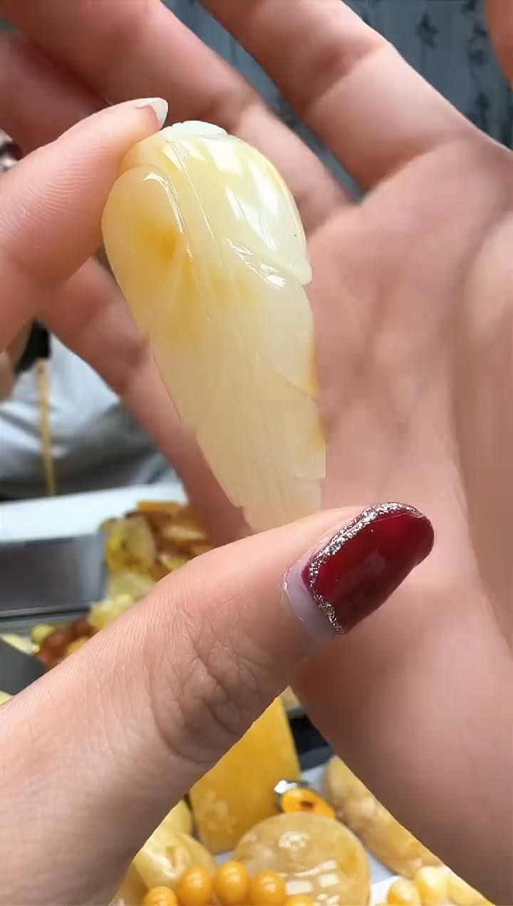 【闪购商品】琥珀裸石未镶嵌挂坠