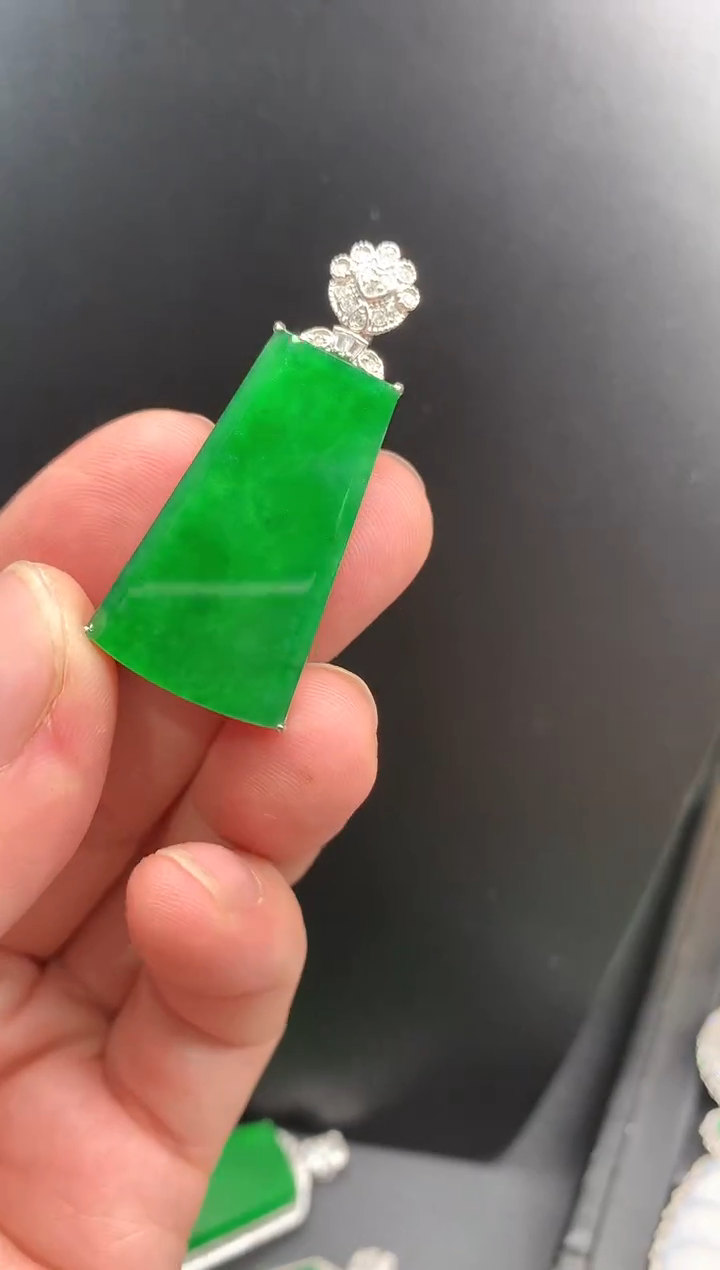 【闪购商品】翡翠颈饰18K金镶嵌无事牌