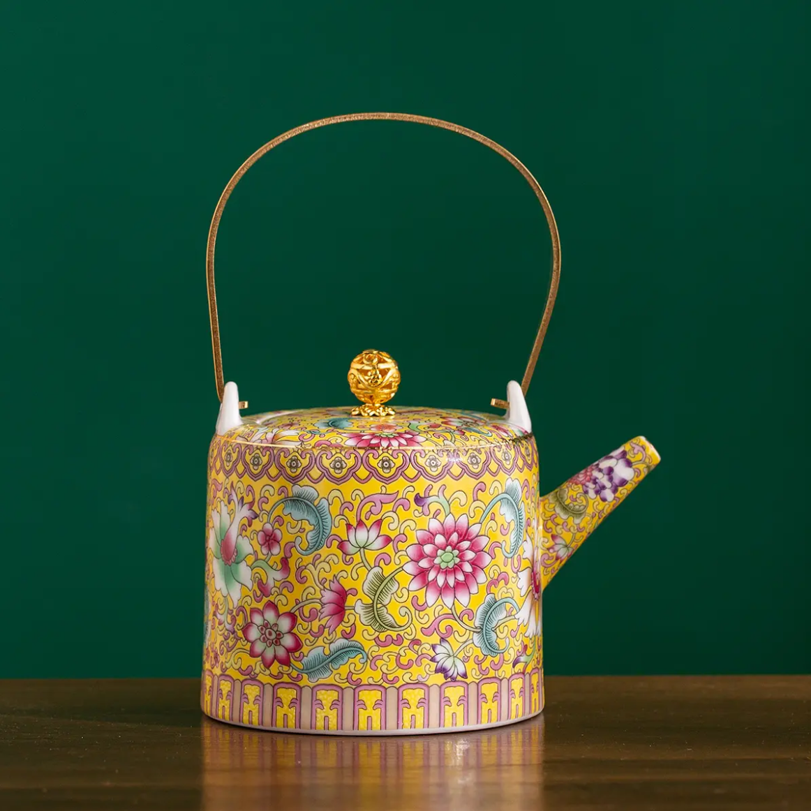 【袁氏瓷业】景德镇掐丝鸡油黄缠枝莲提梁壶（一把）1