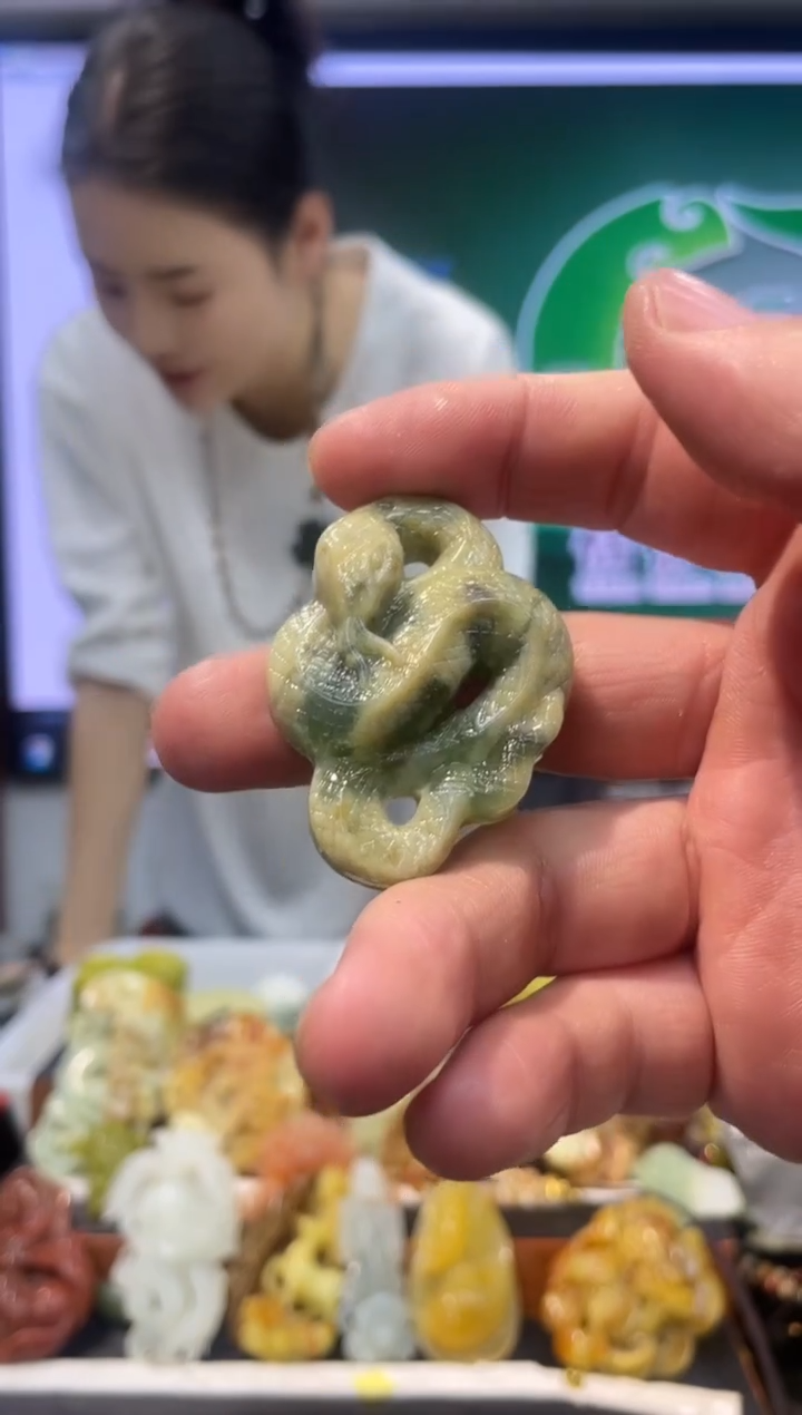 【闪购商品】岫玉吊坠未镶嵌·