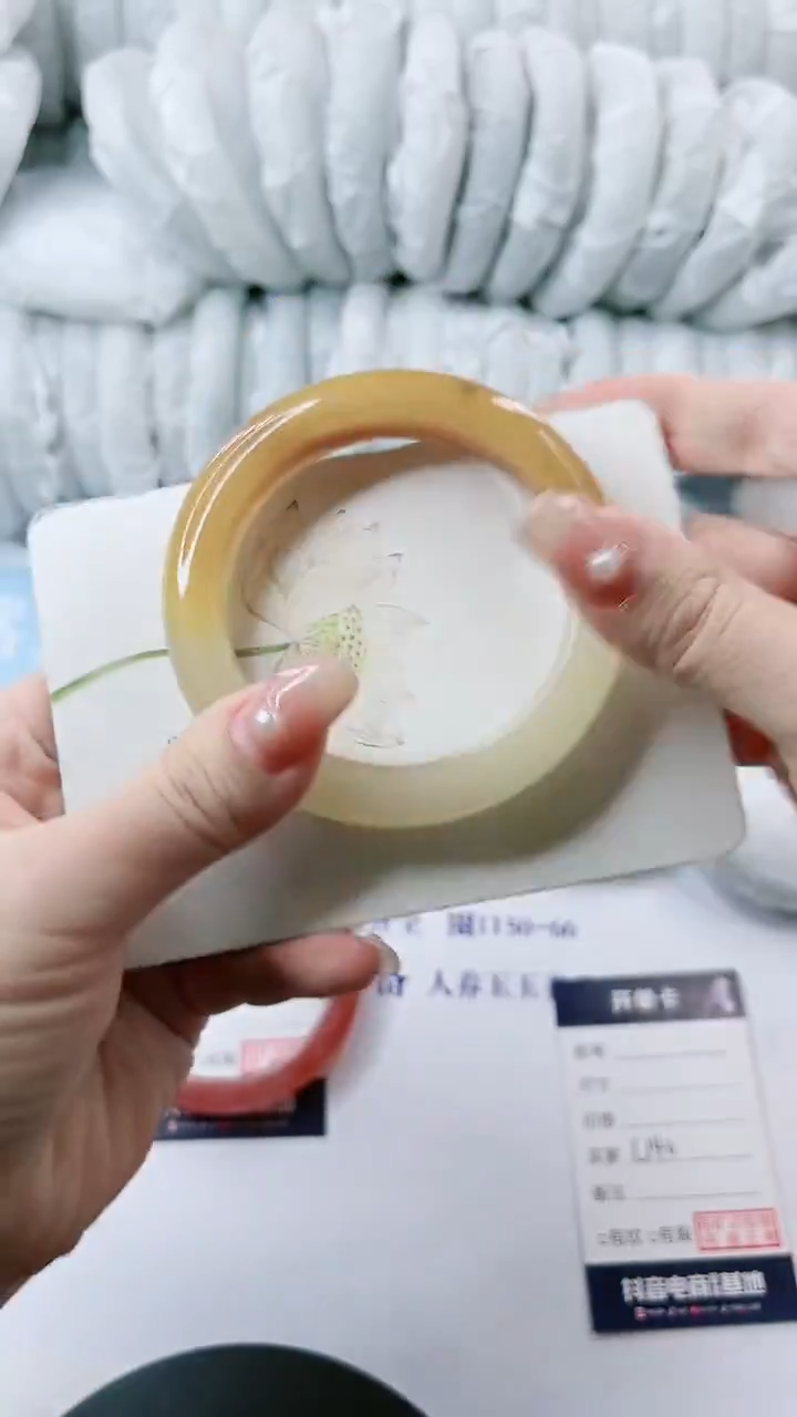 【闪购商品】石英质玉手镯未镶嵌多样性发货C140