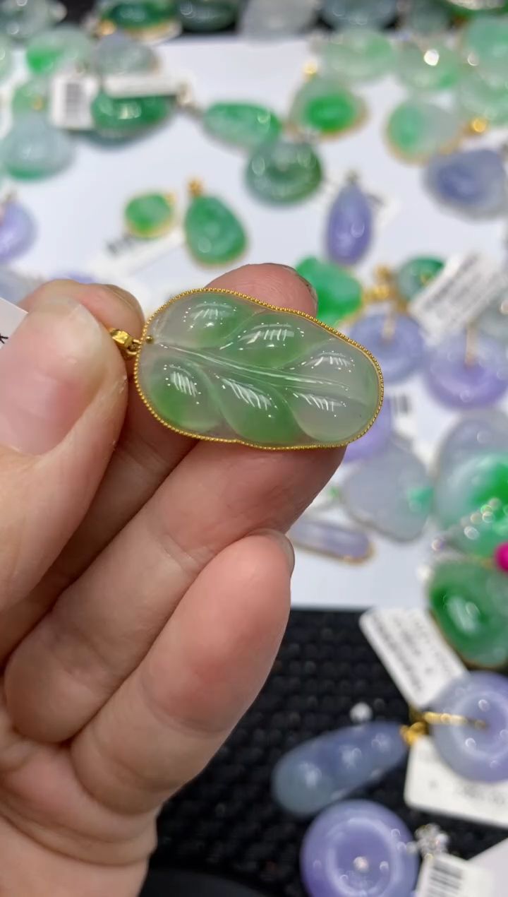 【闪购商品】翡翠颈饰18K金镶嵌1111111111111