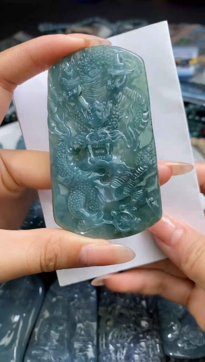 【闪购商品】翡翠颈饰未镶嵌          