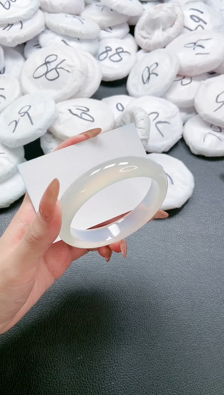 【闪购商品】石英质玉手镯未镶嵌 17L162-61