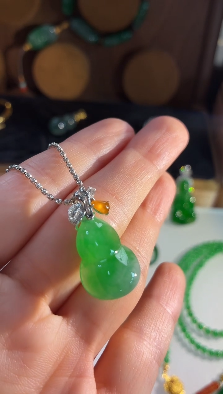 吊坠(不含链)18K金镶嵌翡翠吊坠