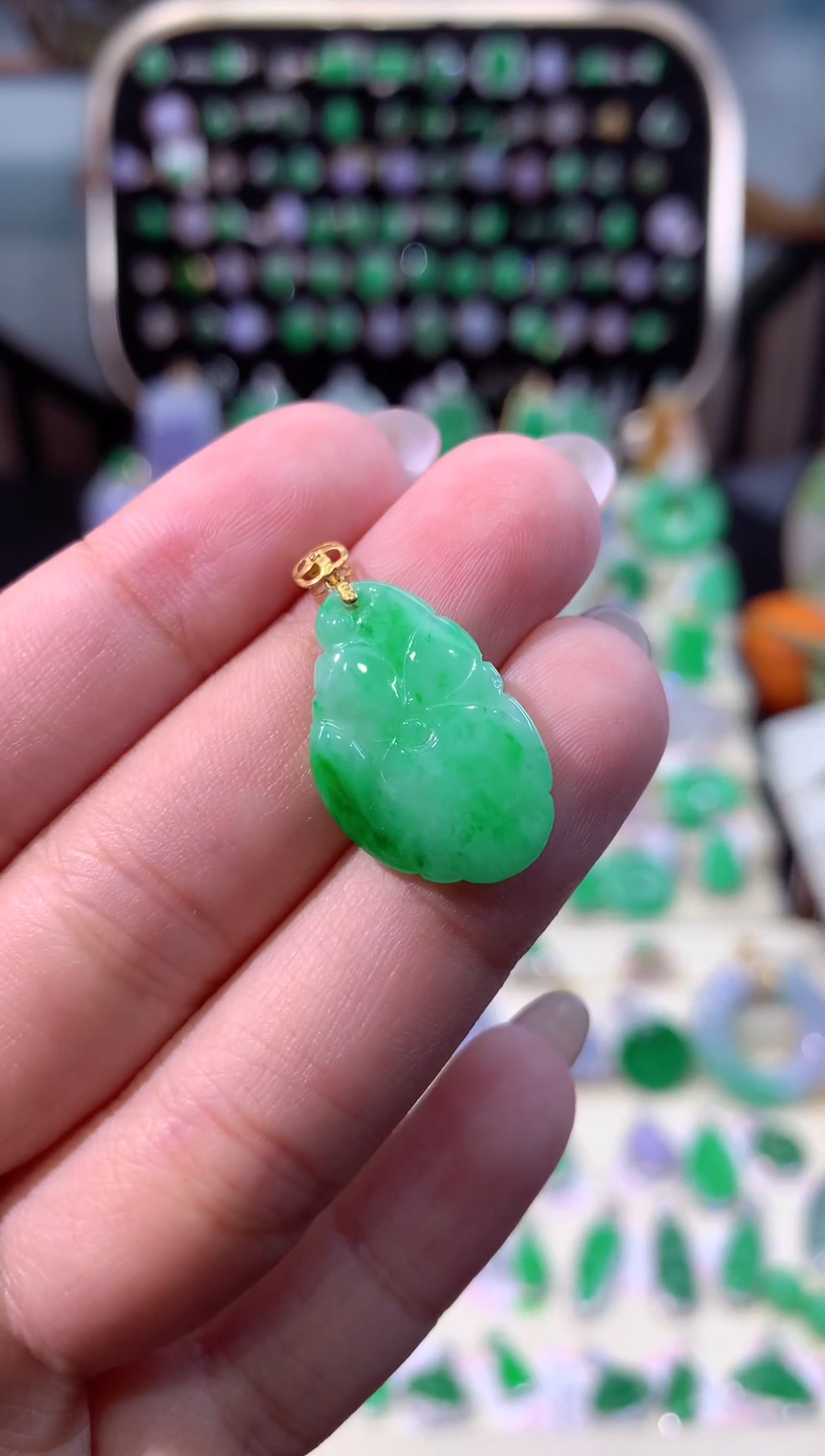 【闪购商品】翡翠颈饰18K金镶嵌缅甸天然A货翡翠