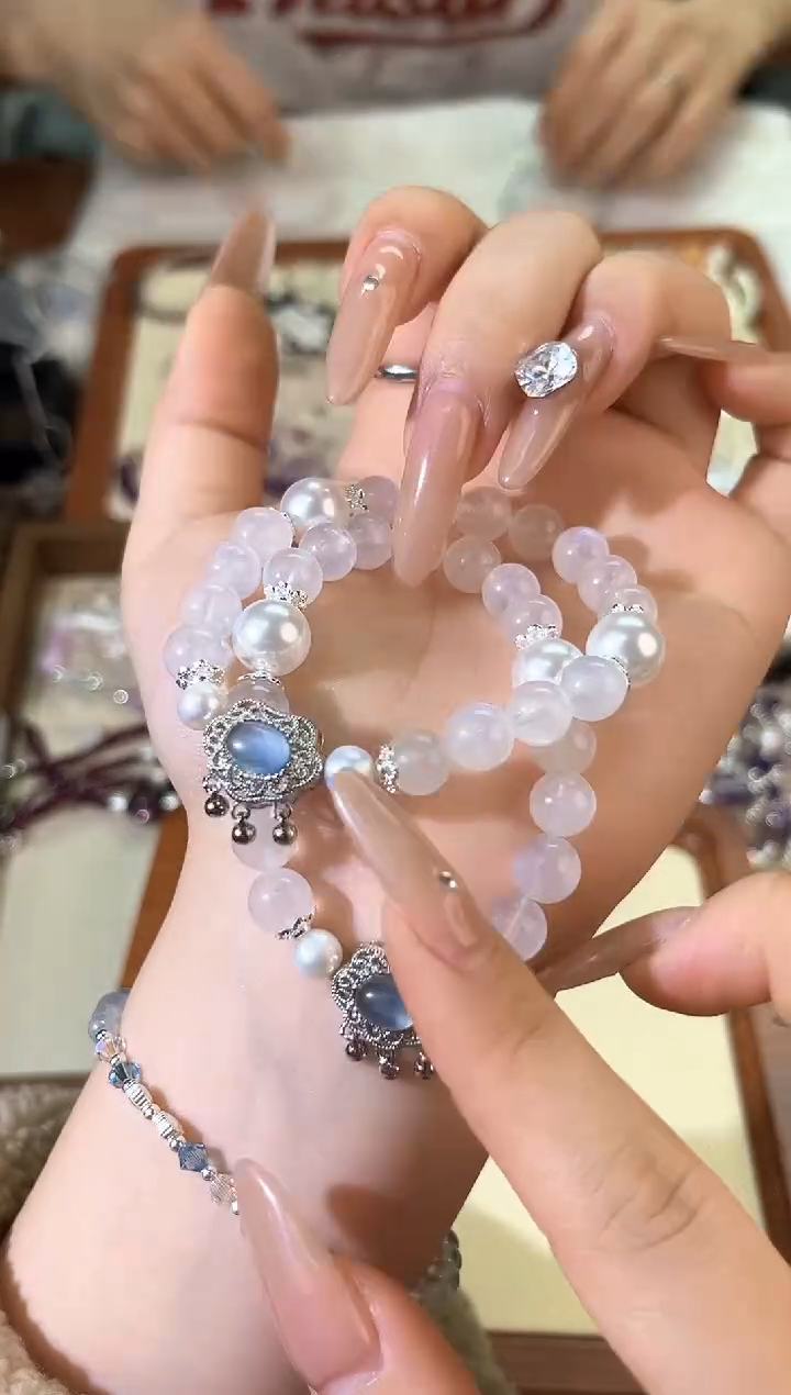 【闪购商品】水晶手链未镶嵌海蓝宝魔盒默认微瑕多样性发货