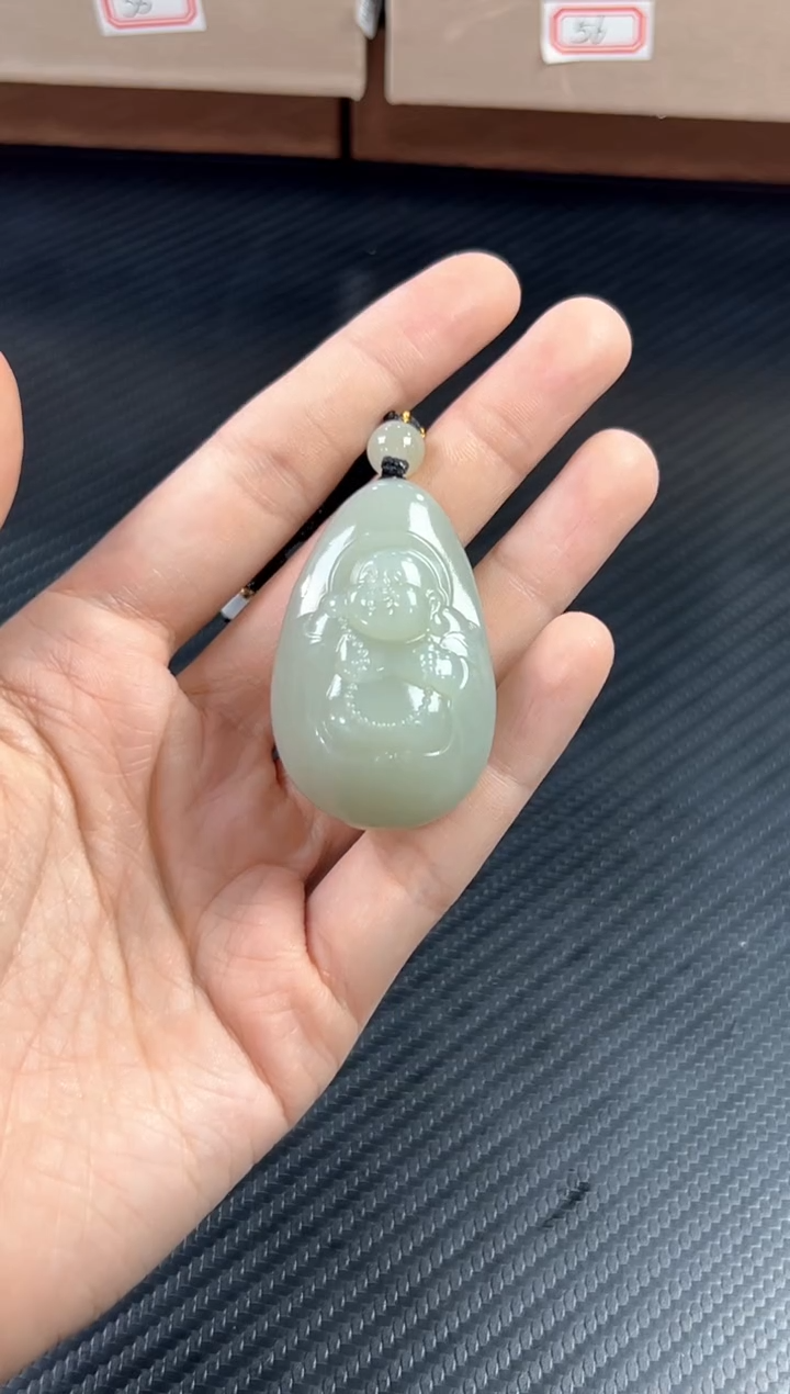 吊坠(赠链)未镶嵌和田玉且末微色差近矿