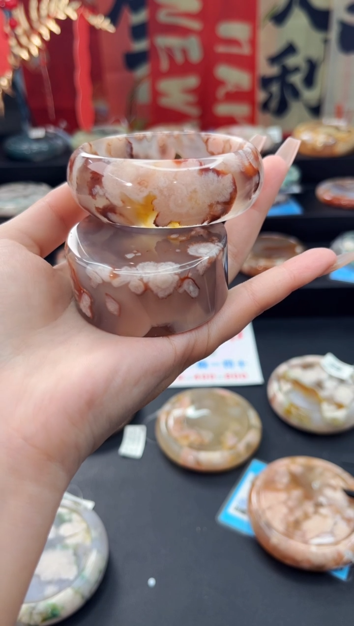 【闪购商品】石英质玉手镯未镶嵌赠送镯心（56圈口）