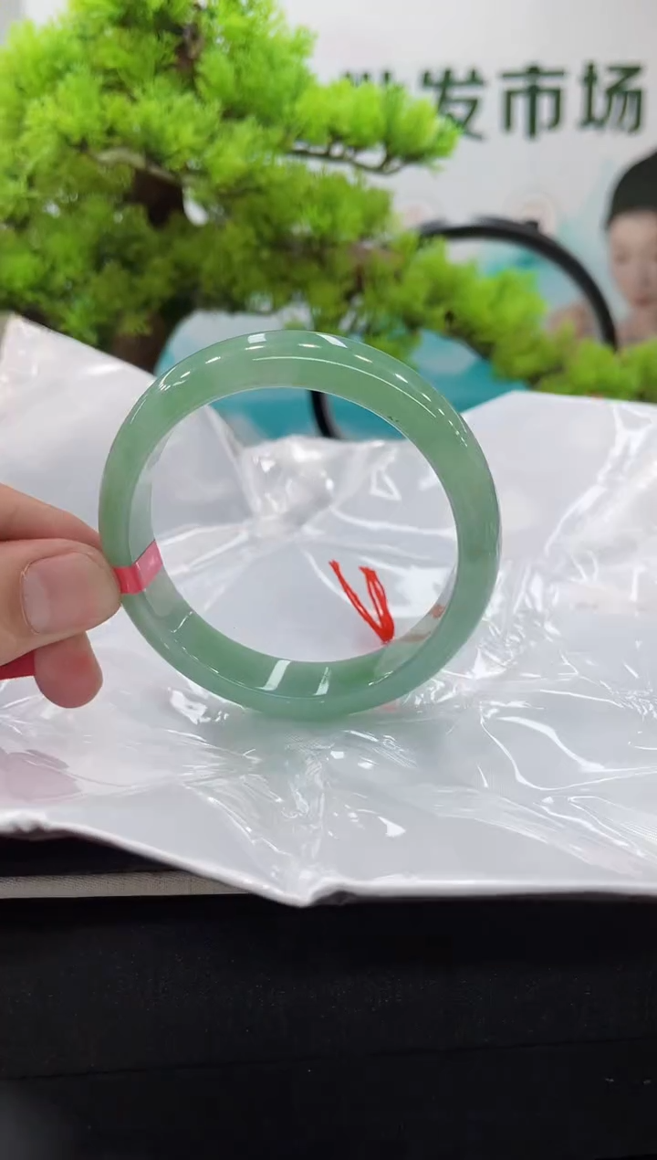 【闪购商品】翡翠手镯未镶嵌手镯