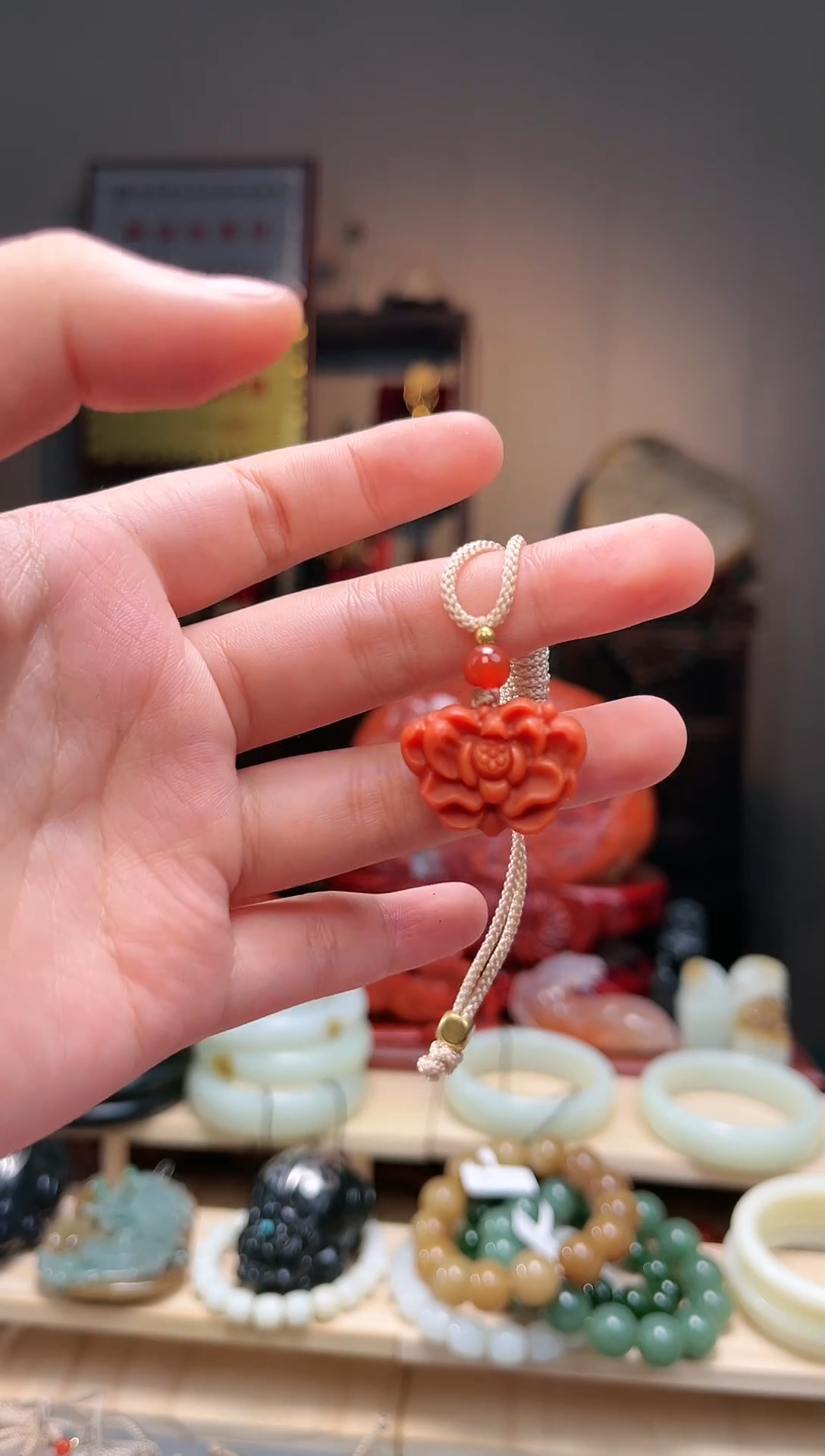 颈饰未镶嵌南红玛瑙吊坠