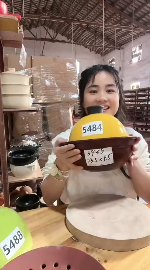 陶5484瑕疵咖色砂锅碗黄盖