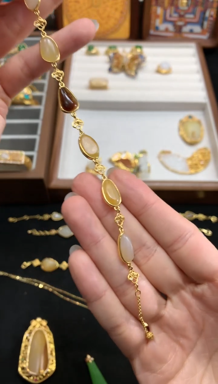 【闪购商品】和田玉手链18K金镶嵌W96|18800