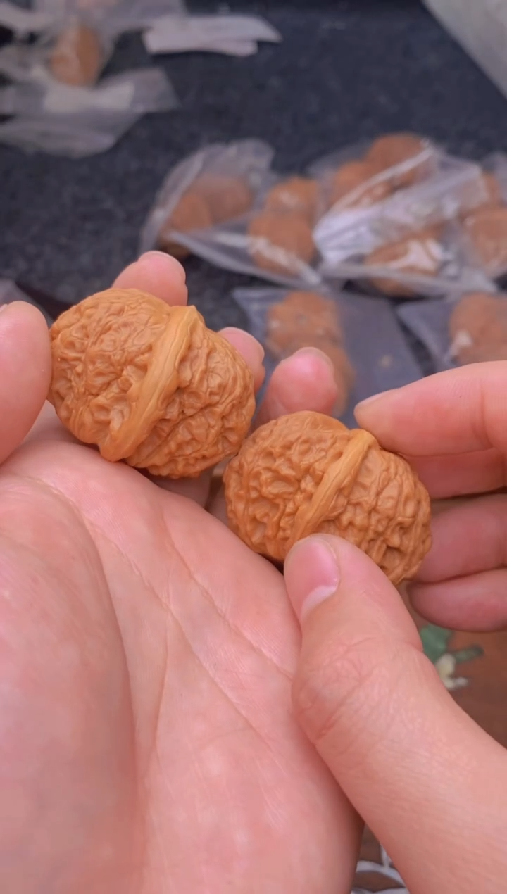 【闪购商品】文玩核桃把件G189号36尺血麒麟