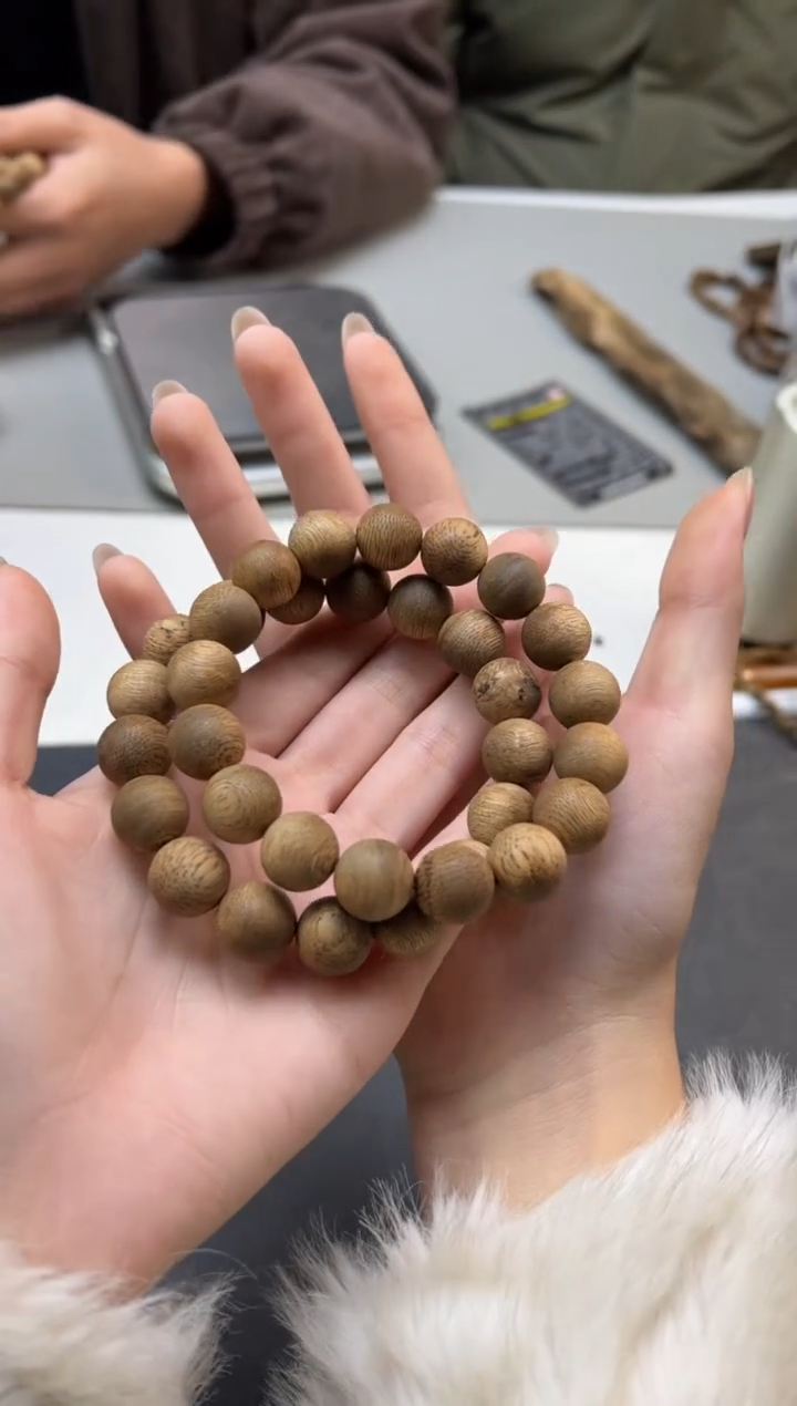 【闪购商品】沉香手串柬埔寨菩萨棋沉香圆珠1.2多样性发一
