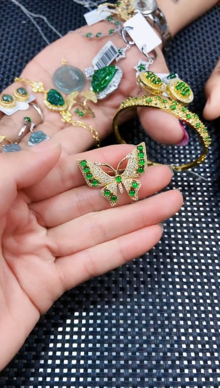 【闪购商品】翡翠吊坠(不含链)未镶嵌111111111