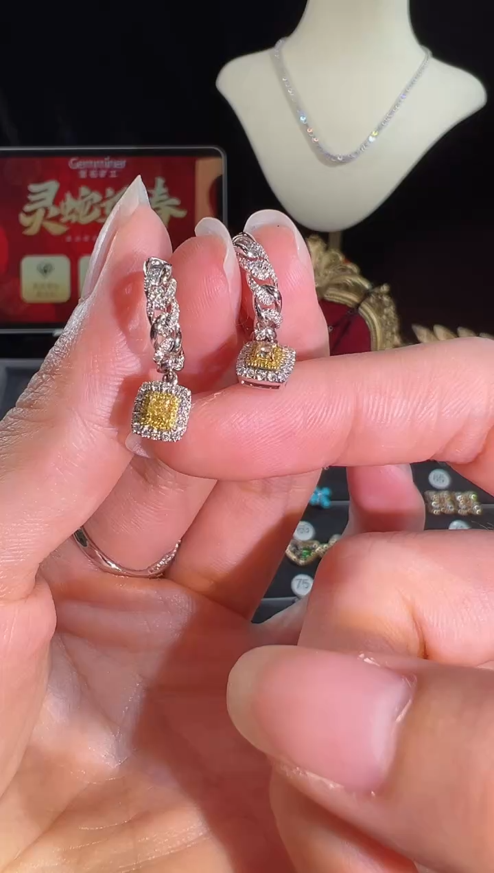 【闪购商品】钻石耳饰18K金镶嵌BE6920#-W+Y#55