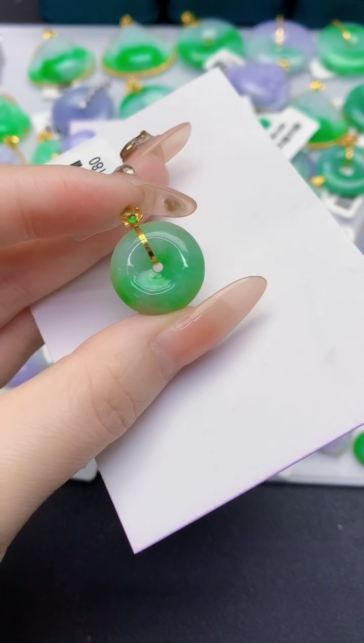 颈饰18K金镶嵌翡翠缅甸天然翡翠A货