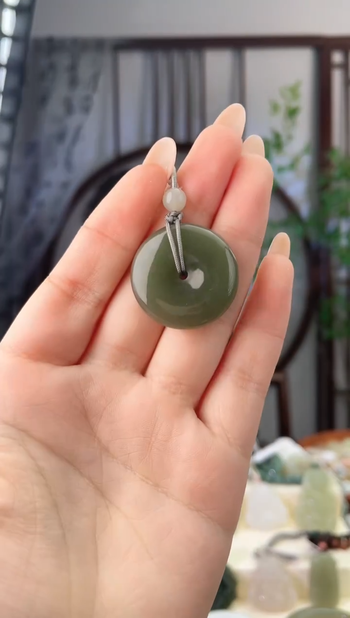 颈饰未镶嵌和田玉扣 无