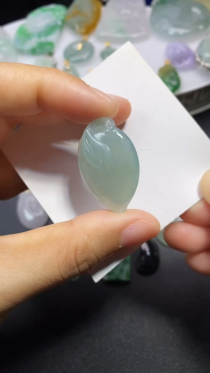 颈饰未镶嵌翡翠吊坠