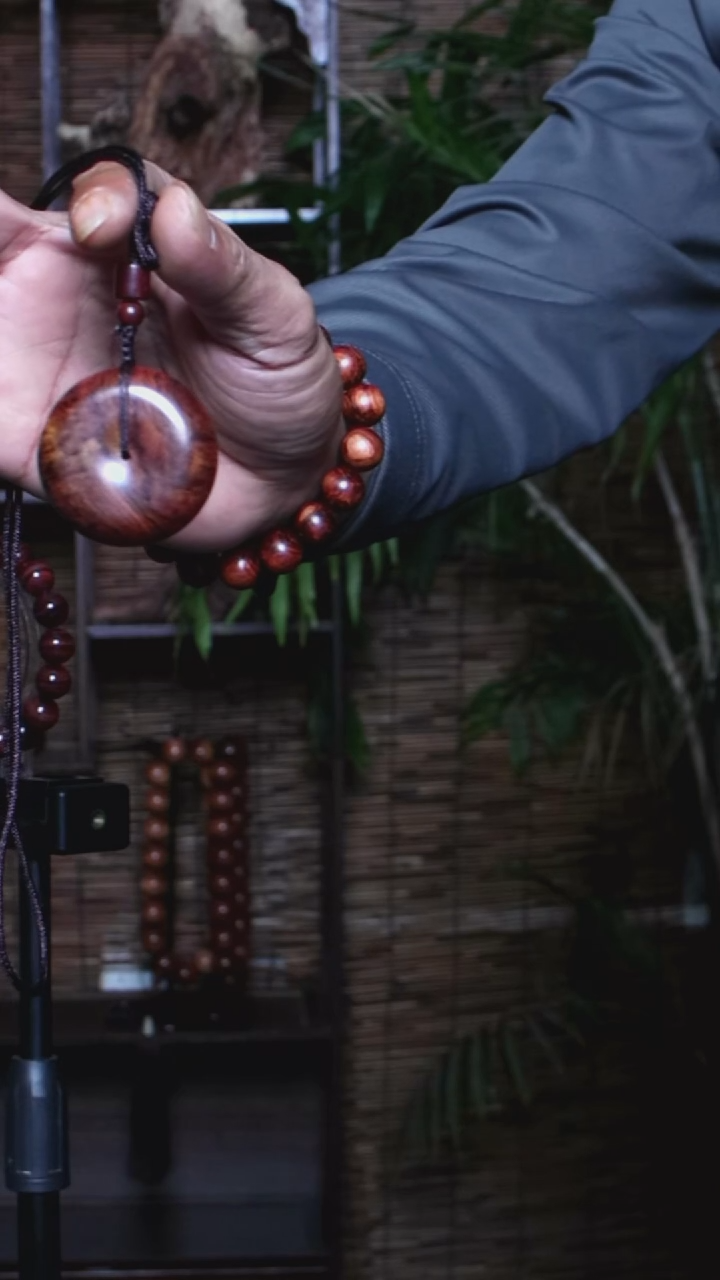 吊坠黄花梨/降香黄檀飞*海南黄花梨