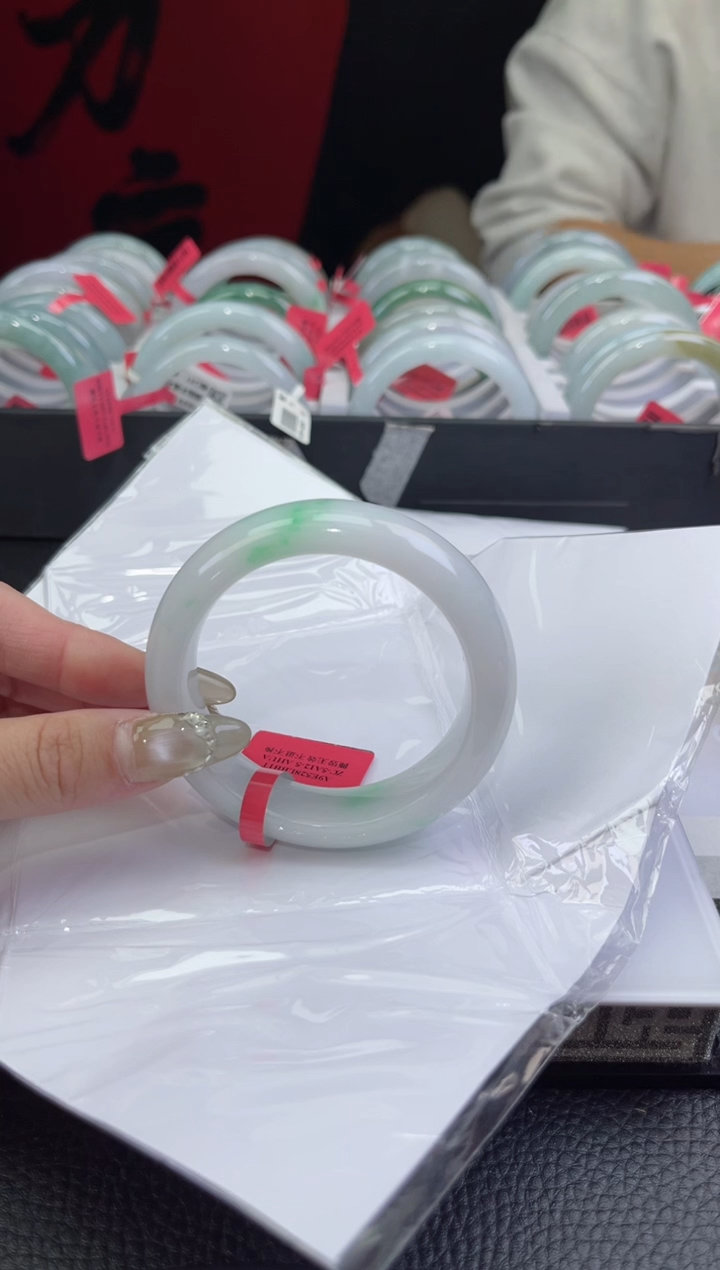 【闪购商品】翡翠手镯未镶嵌翡翠手镯