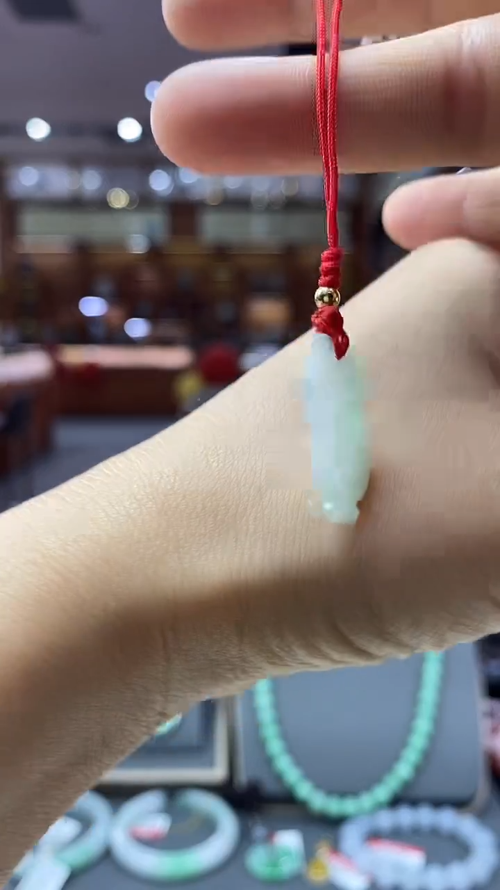 颈饰未镶嵌翡翠小猴子 02号