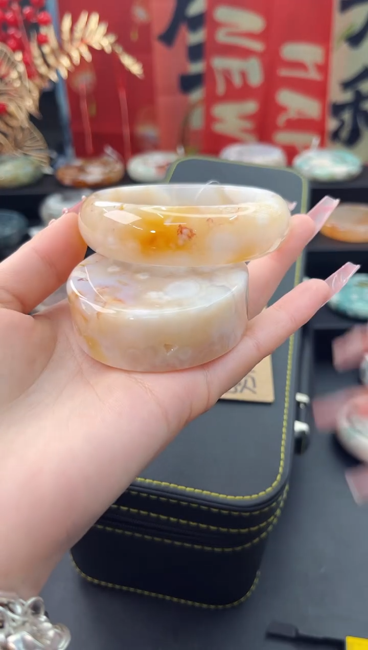 【闪购商品】石英质玉手镯未镶嵌赠送镯心（58圈口）