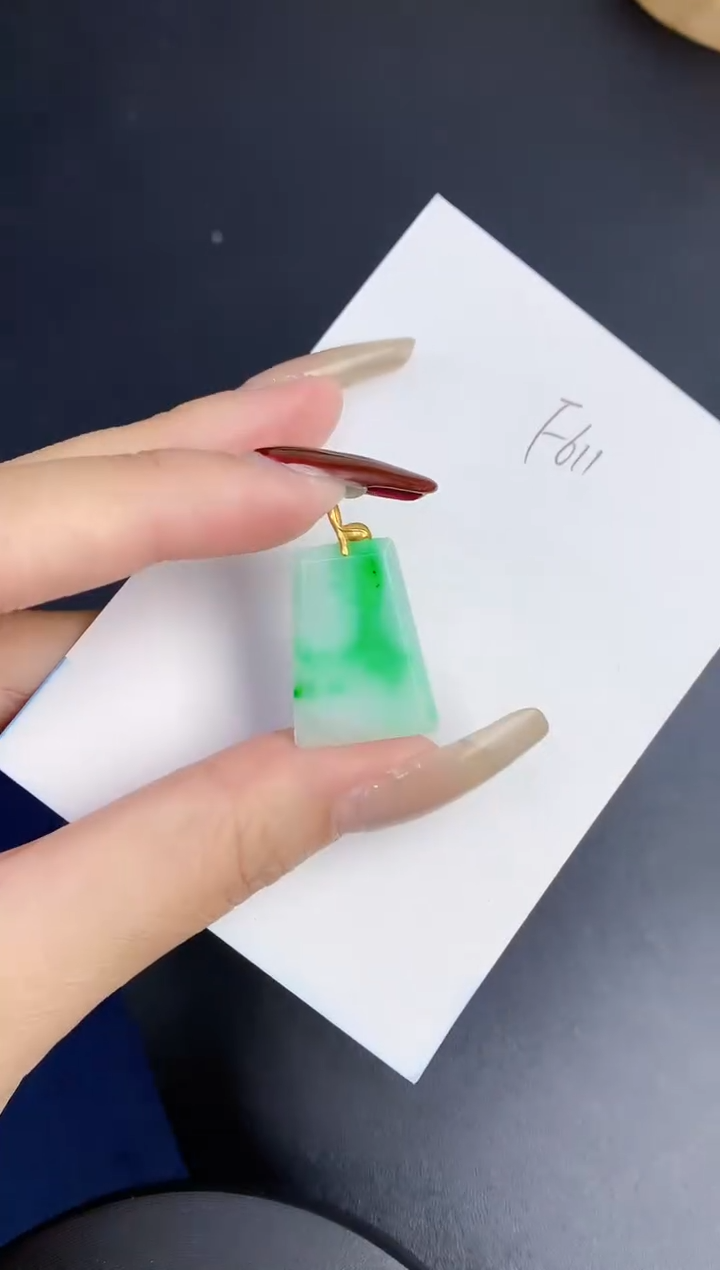 【闪购商品】翡翠颈饰18K金镶嵌0000000000