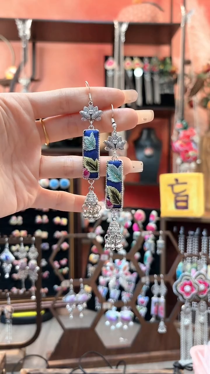 织绣云织谣民族风精美饰品 133