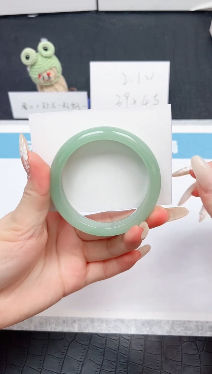 【闪购商品】石英质玉手镯未镶嵌115-55